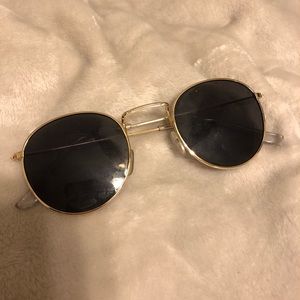Round sunglasses